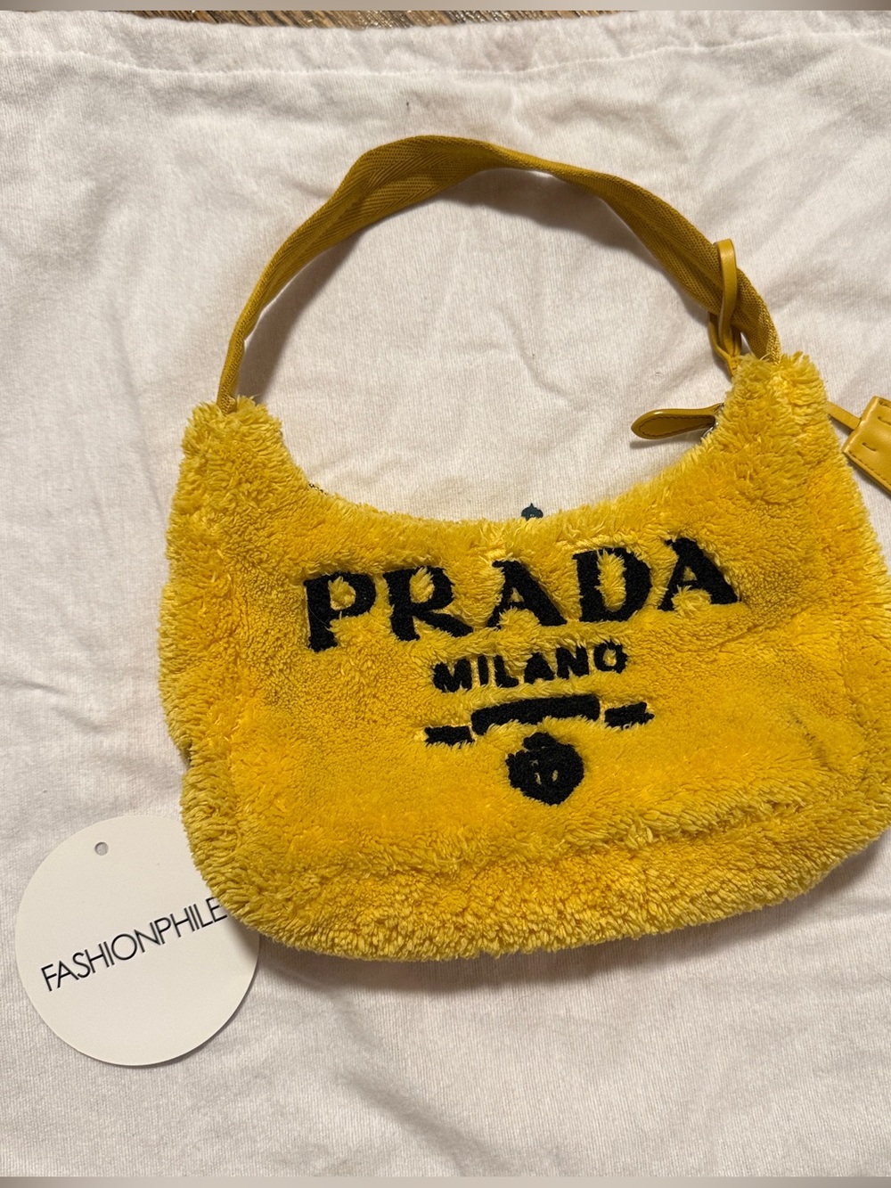 Prada Re-Edition 2000 Terry Shoulder Bag